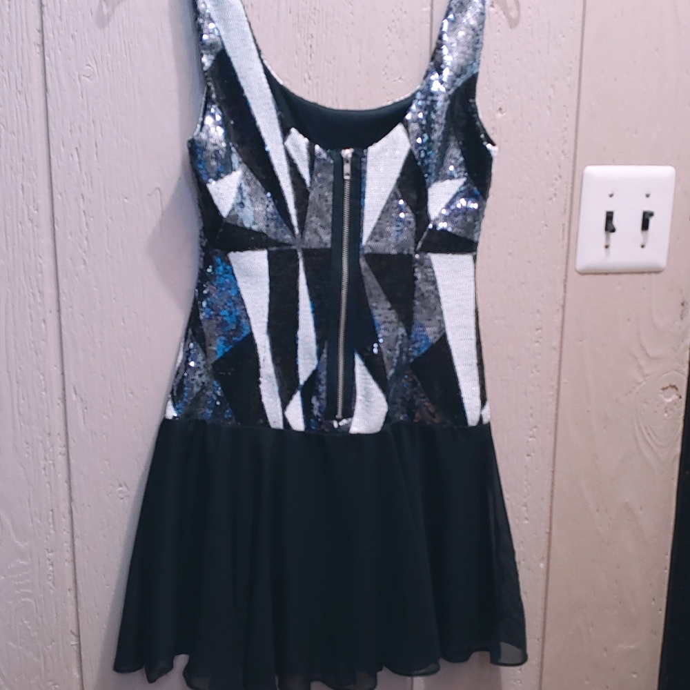 Dress - Picture 2 of 2